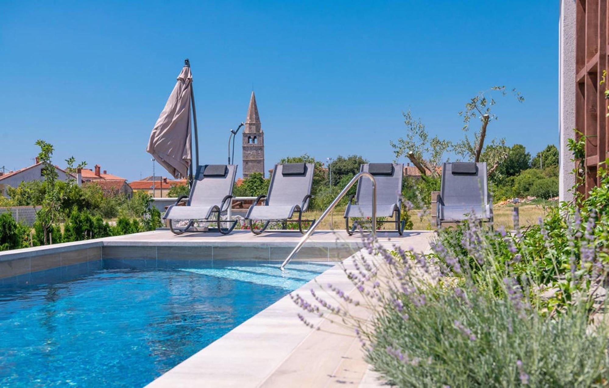 Villa Lily Galižana Buitenkant foto